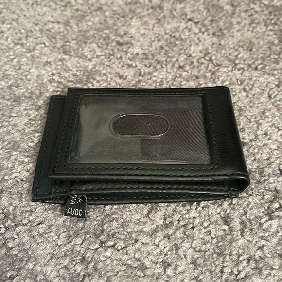 Black fold wallet card holder with magnetic closure - Picture 1 of 3
